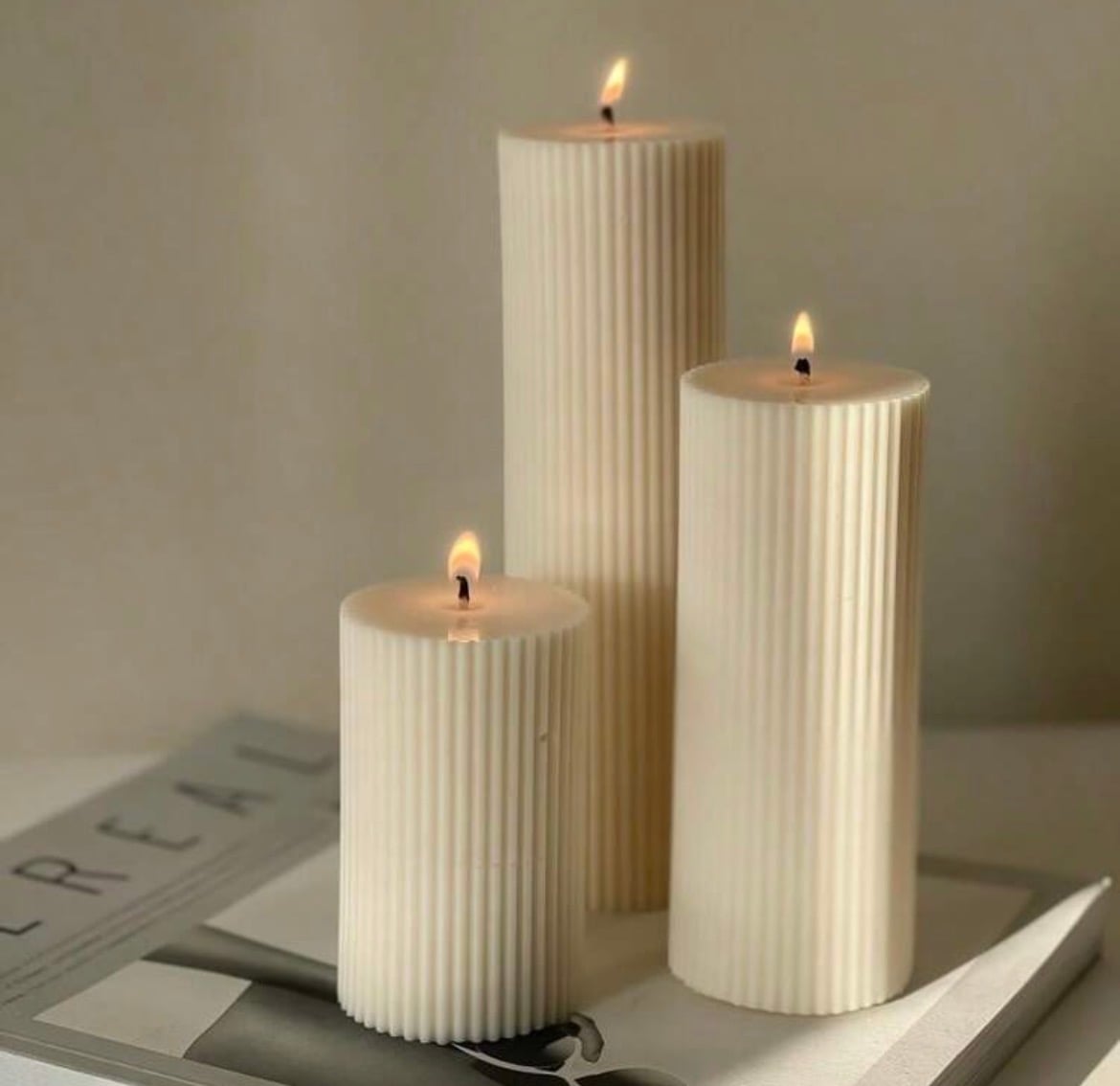 Flat-topped ribbed pillar candles