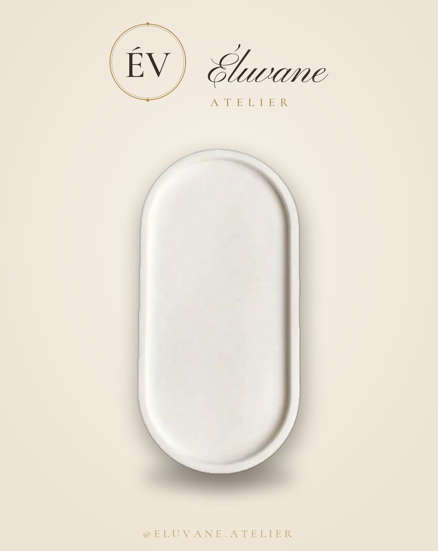 Smooth oval plaster tray with a raised rim