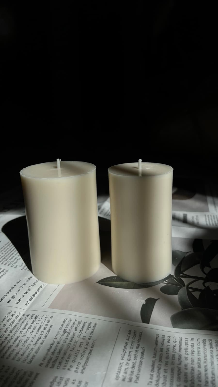The Classic gift set: Classic Pillar candle with an eco resin Pearl Round Tray